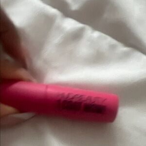 HUDA BEAUTY Vibrant Pink Mascara